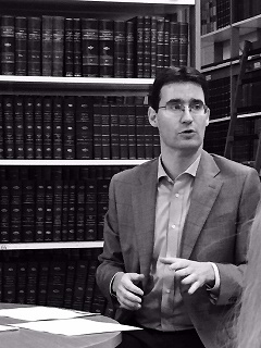 izv. prof. dr. sc. Luka Burazin