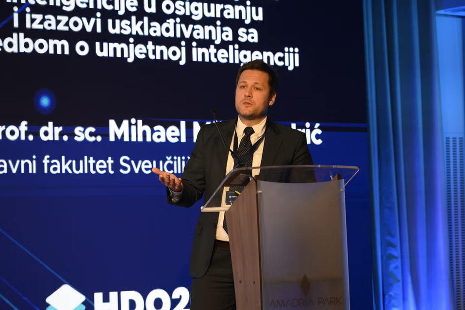 izv. prof. dr. sc. Mihael Mišo Mudrić